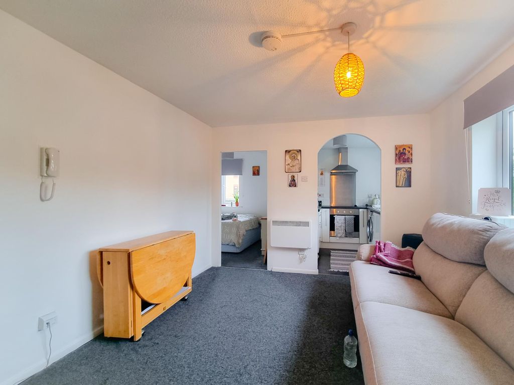 Property photo 2 of 8