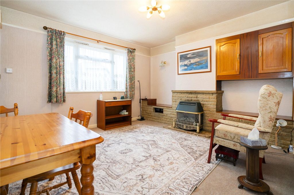 Property photo 2 of 13 Picture No. 11