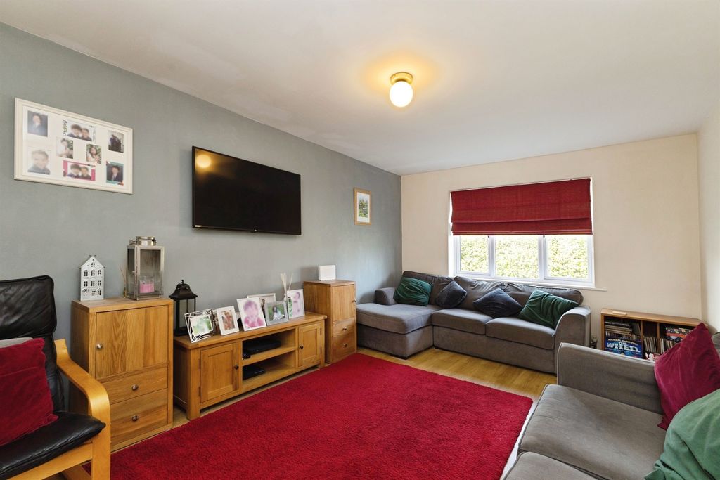 Property photo 3 of 19