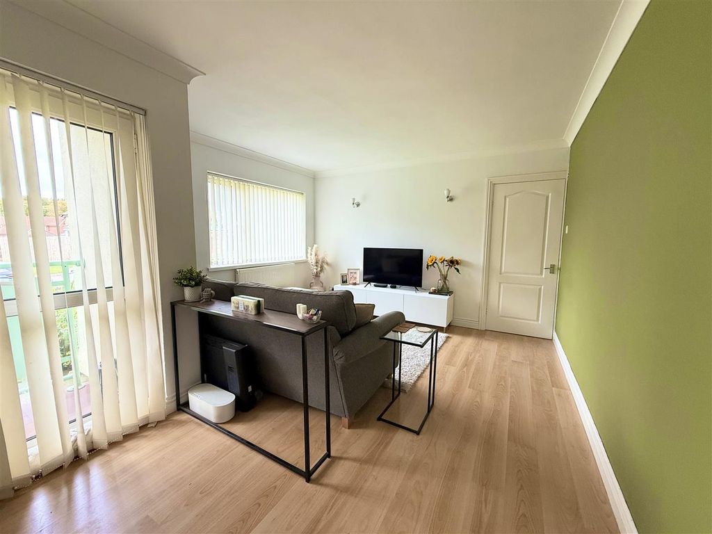 Property photo 3 of 13 Lounge/Dining Room