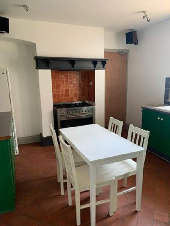Property photo 2 of 7 A Bright And Inviting Kitchenette With Modern Appl...