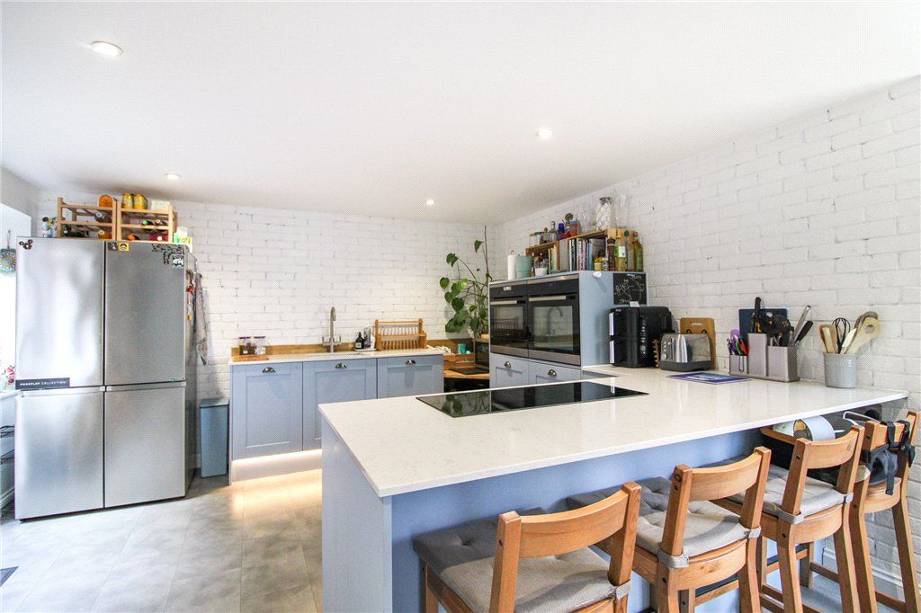Property photo 3 of 24 Breakfast Kitchen