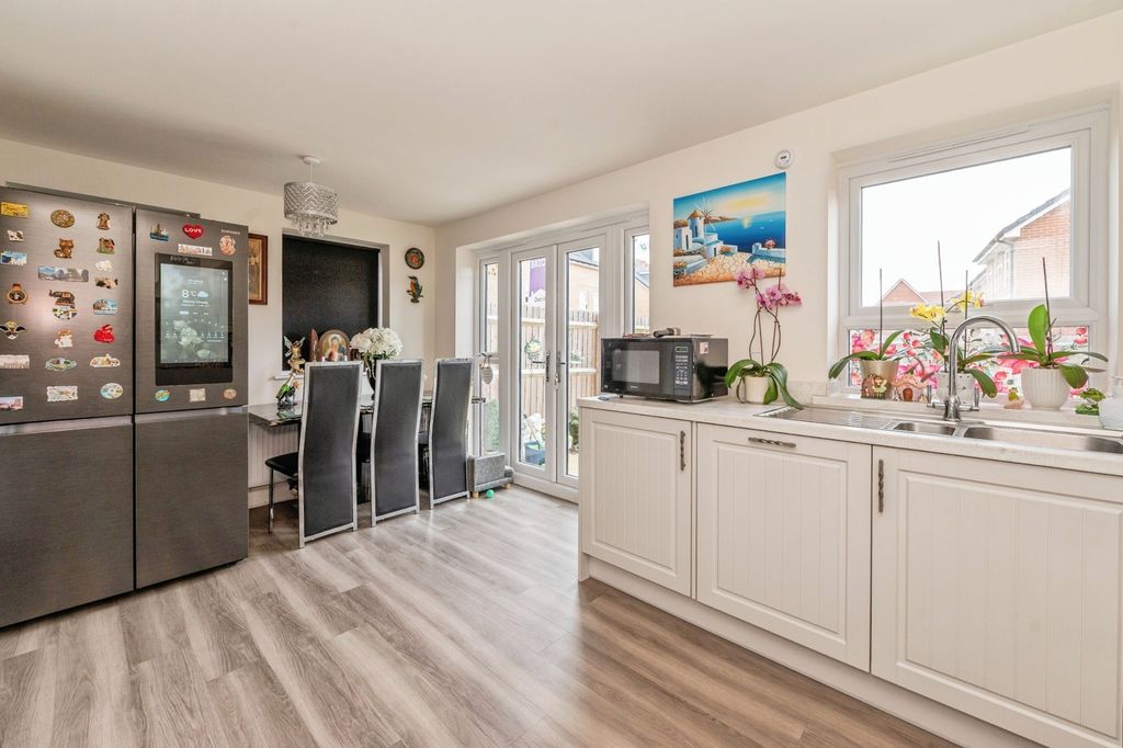 Property photo 2 of 13 Pbox-Img.Jpg