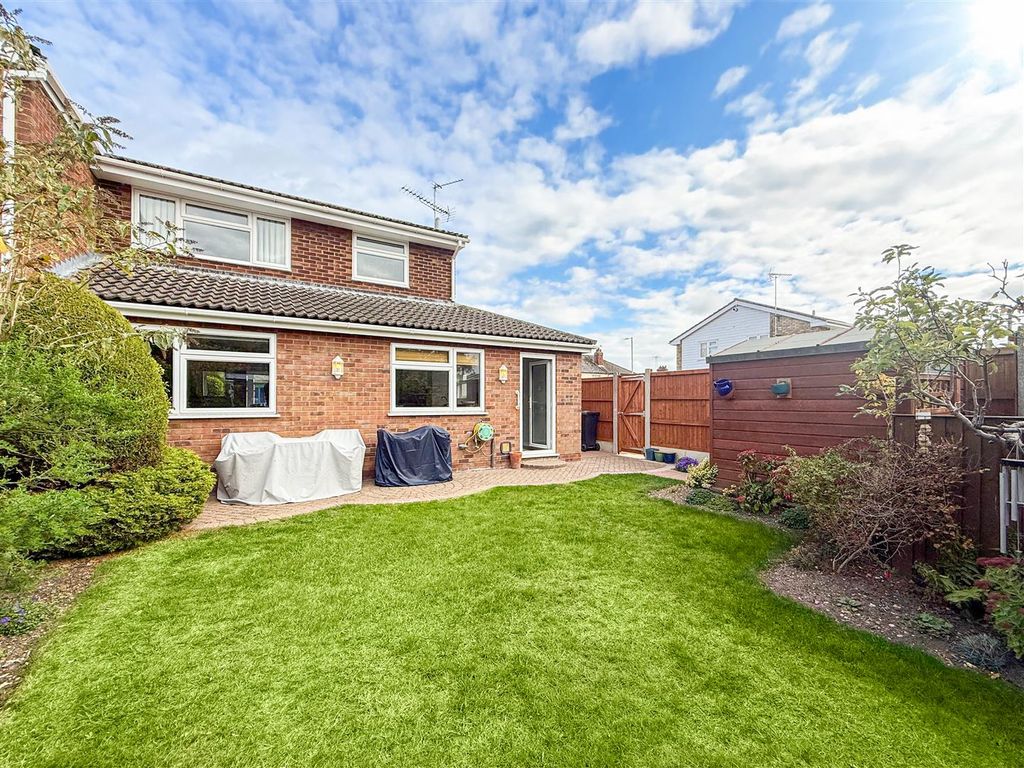 Property photo 2 of 26 Back