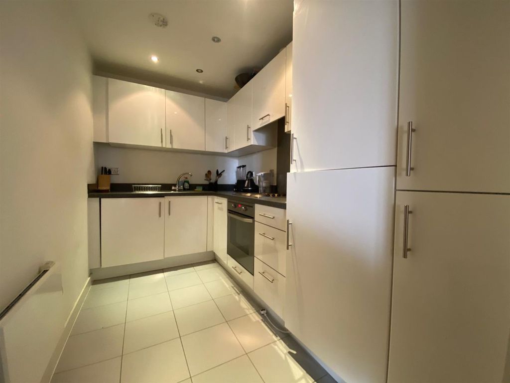 Property photo 3 of 8 Kitchen.Jpg