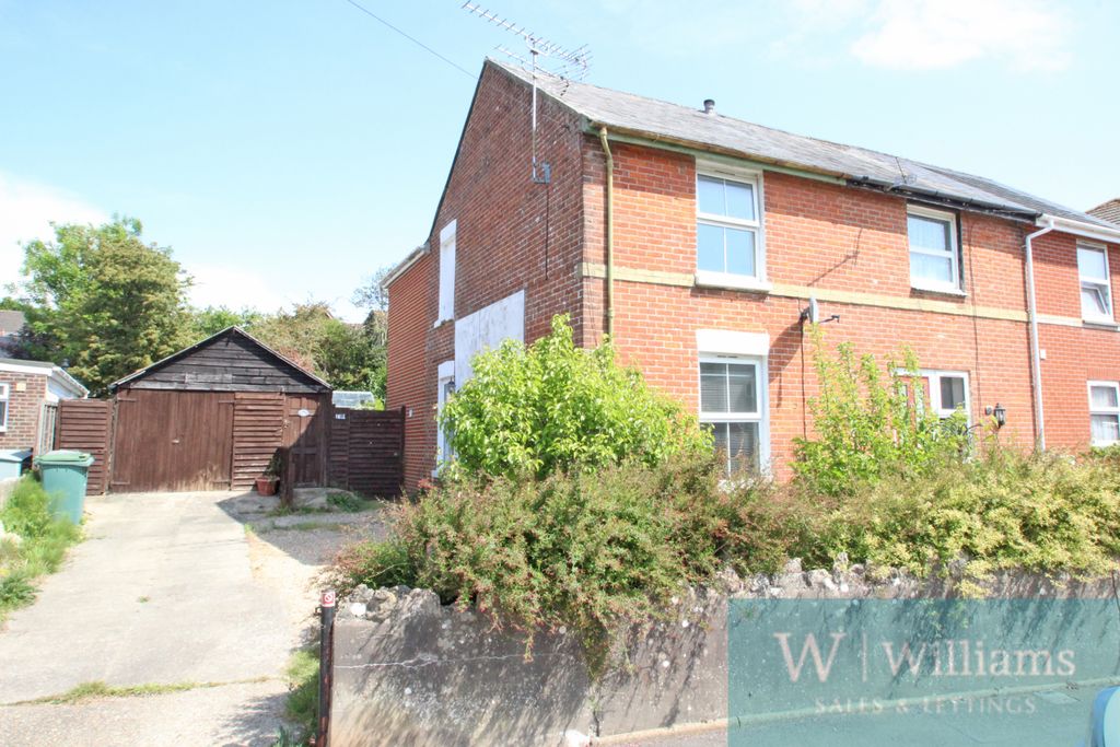 Property photo 1 of 11 Frontage
