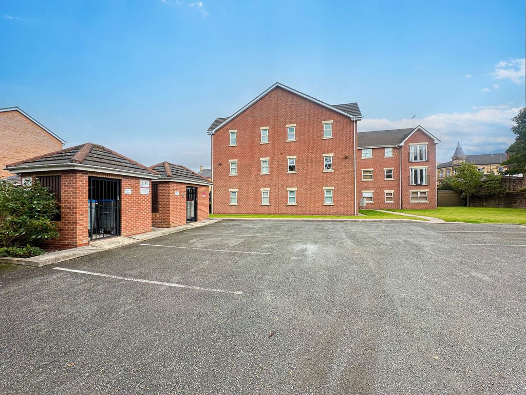 Property photo 3 of 11 Photo 8