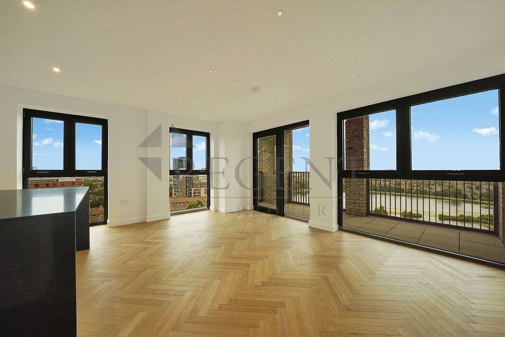 Property photo 1 of 16 (Main)