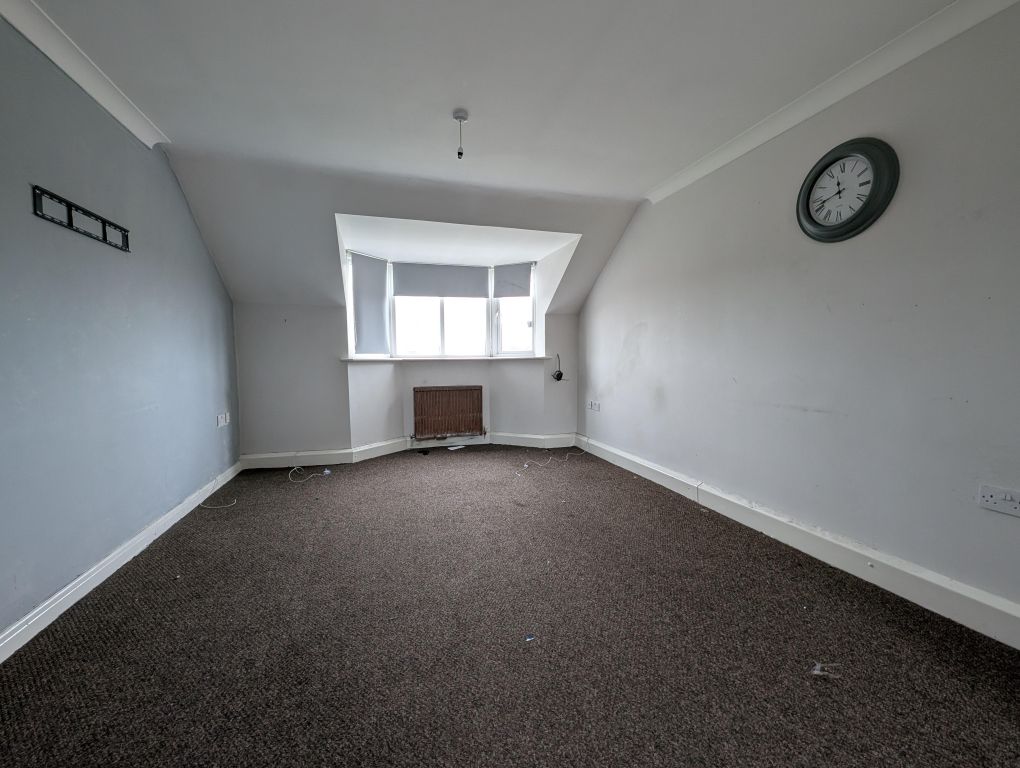 Property photo 2 of 17 1000104842.Jpg