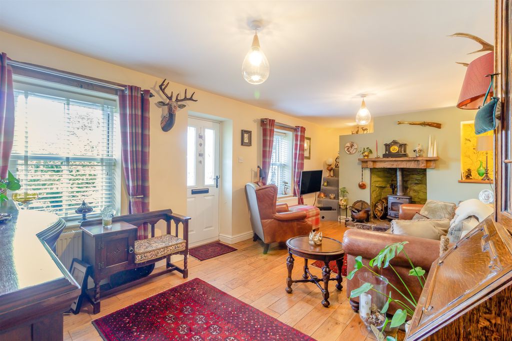 Property photo 3 of 47