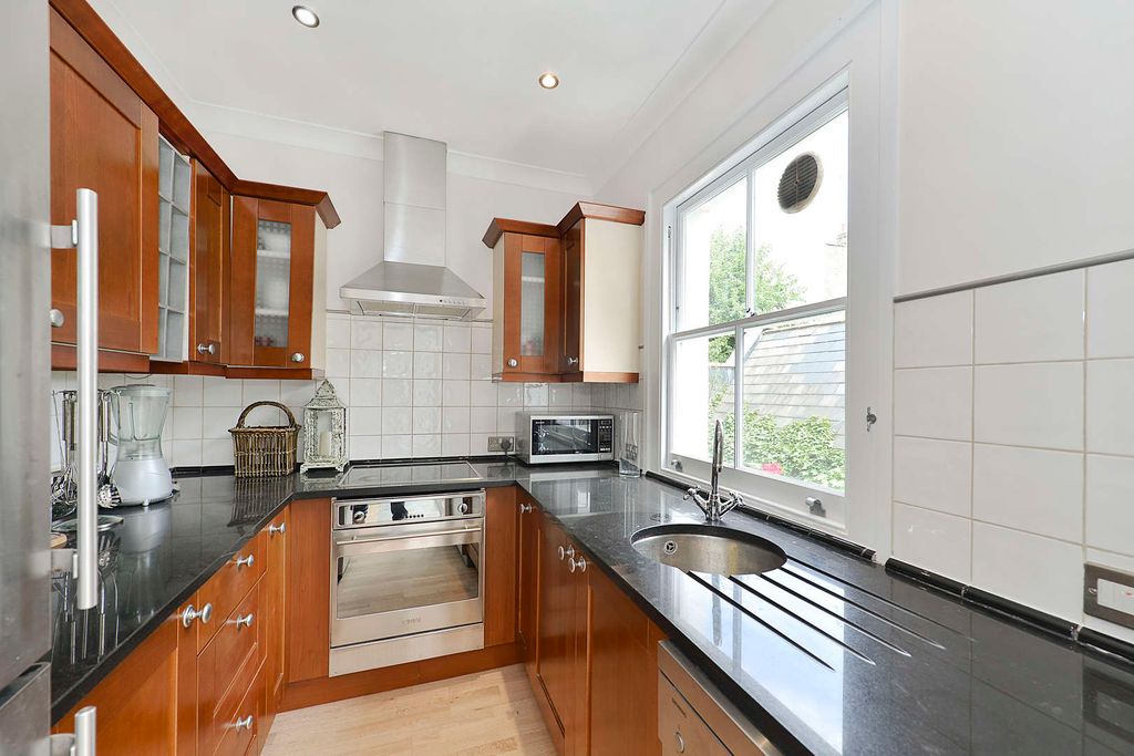 Property photo 3 of 12