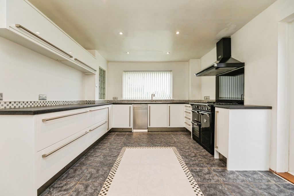 Property photo 2 of 20 Pbox-Img.Jpg