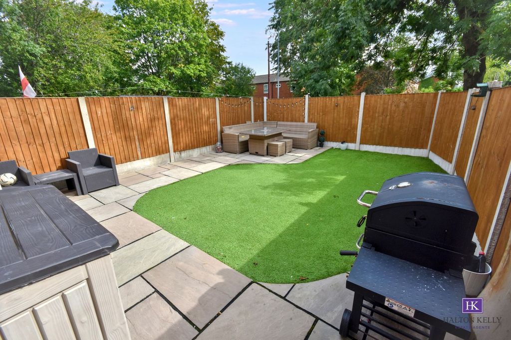 Property photo 2 of 23