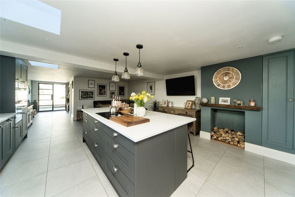 Property photo 2 of 18 Picture No. 04