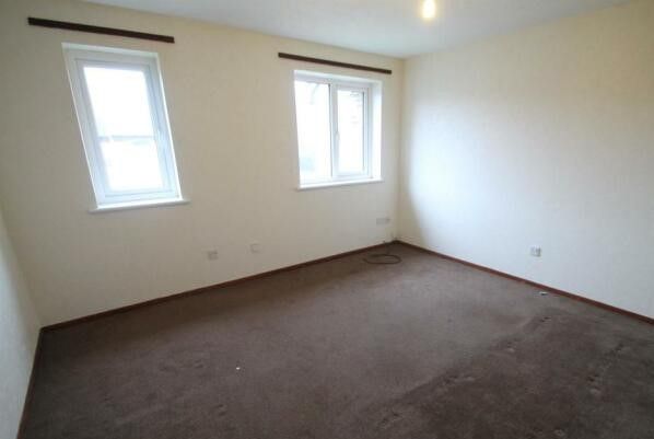 Property photo 2 of 6 Living Room