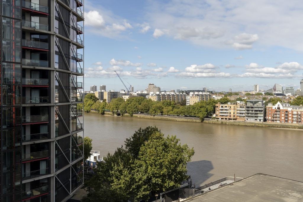 Property photo 3 of 12