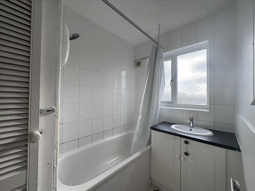 Property photo 1 of 5 Main Picture