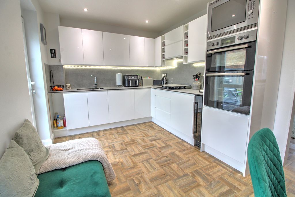 Property photo 3 of 12 Photo #3