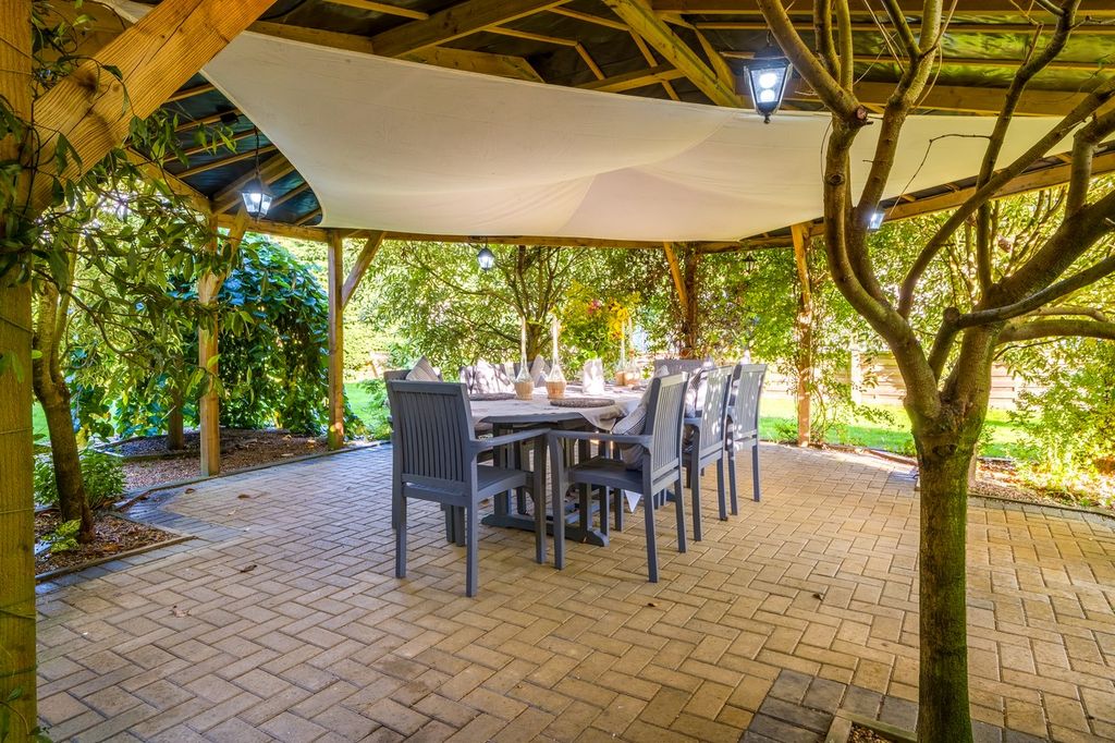 Property photo 2 of 38 Tanns Lodge-4