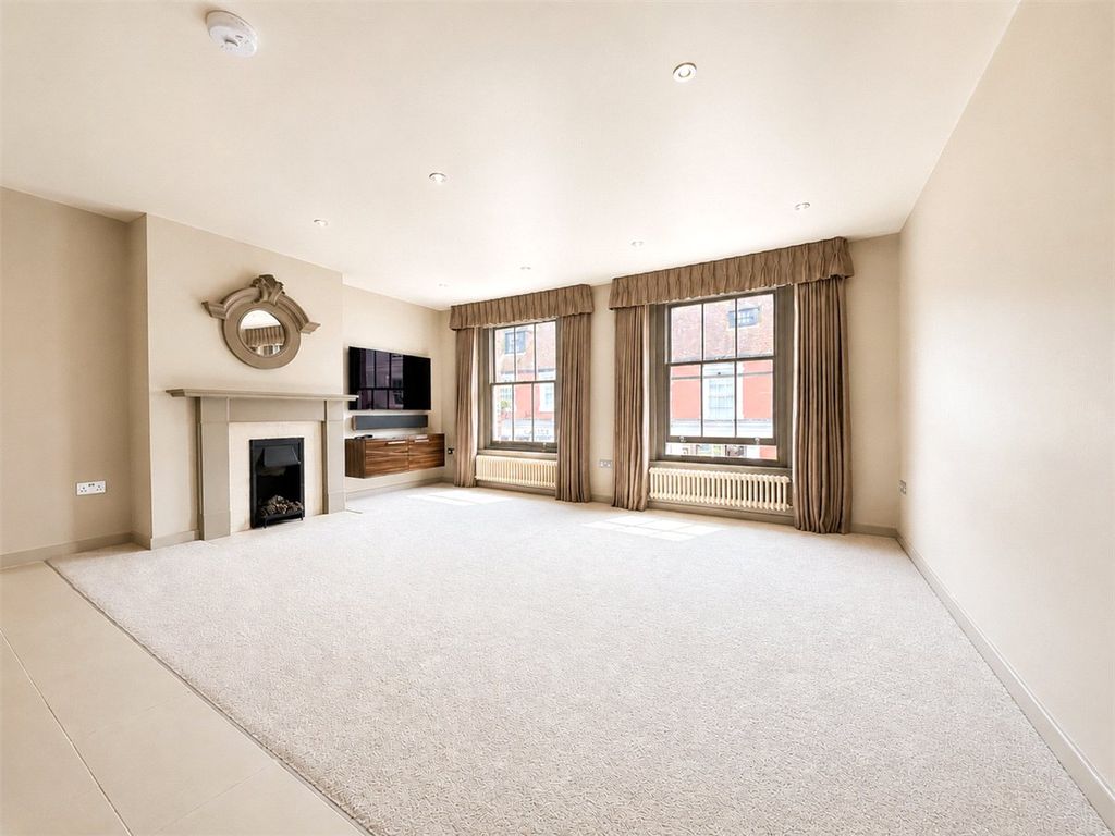 Property photo 2 of 8 Picture No. 27