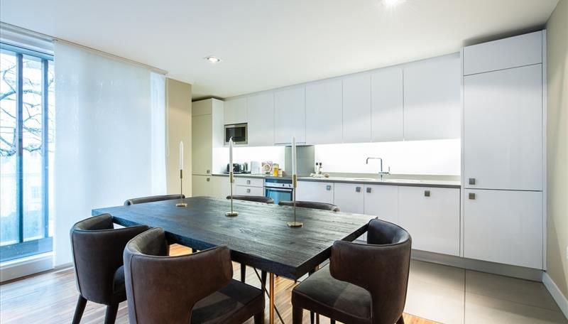 Property photo 3 of 8 1A 161 Fulham Road Kitchen 1.Jpg