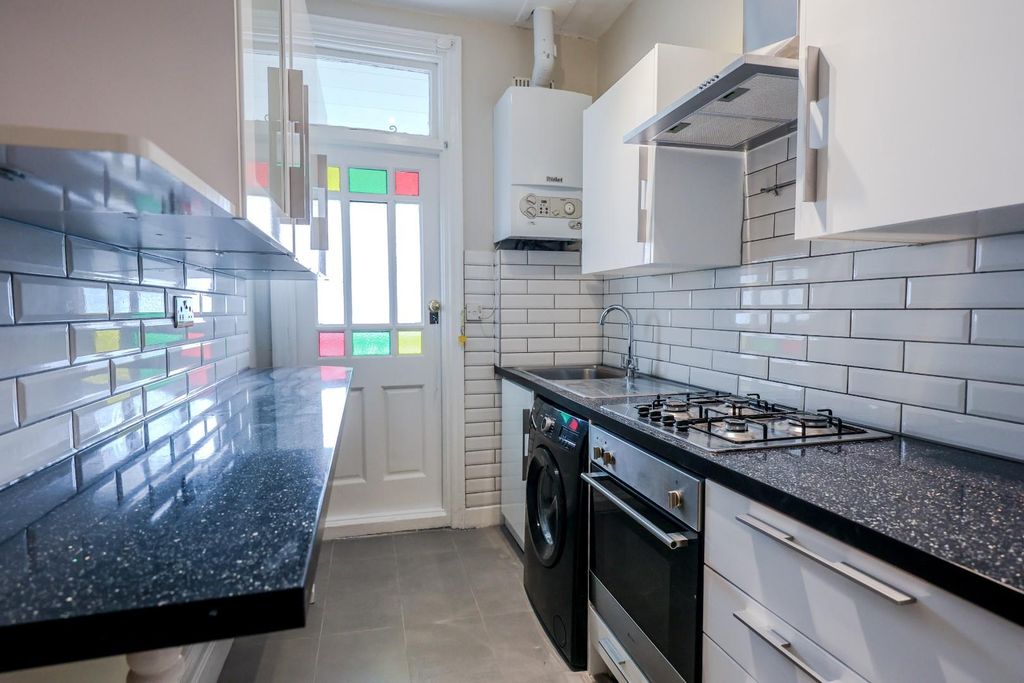 Property photo 2 of 9