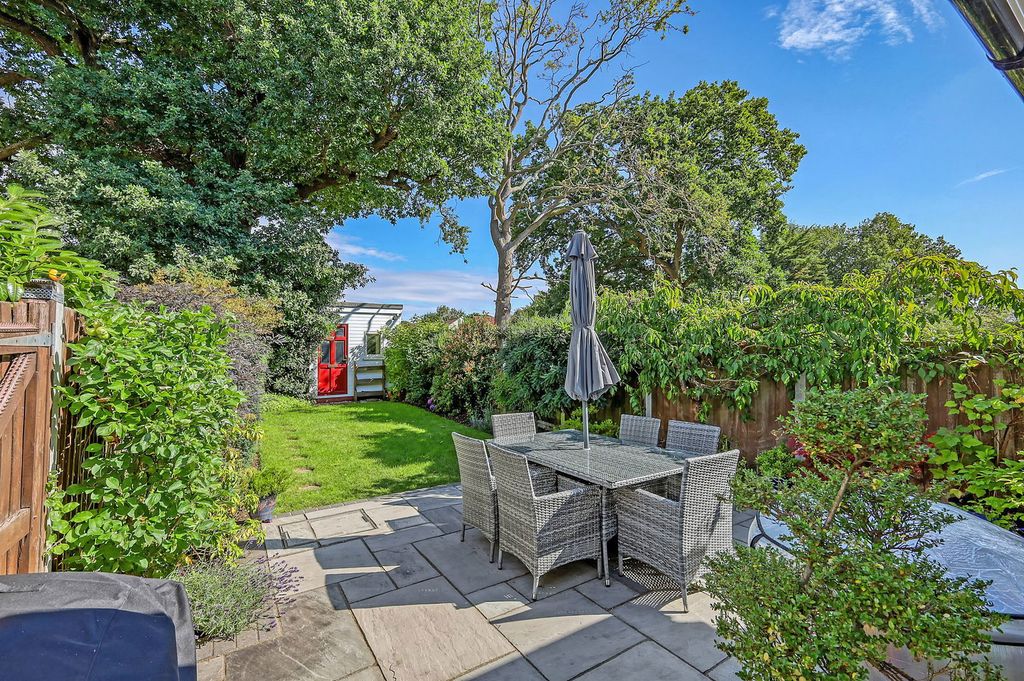 Property photo 2 of 22