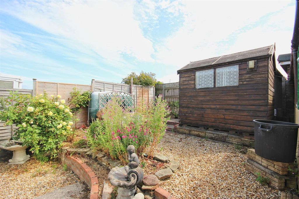 Property photo 2 of 16 Outside