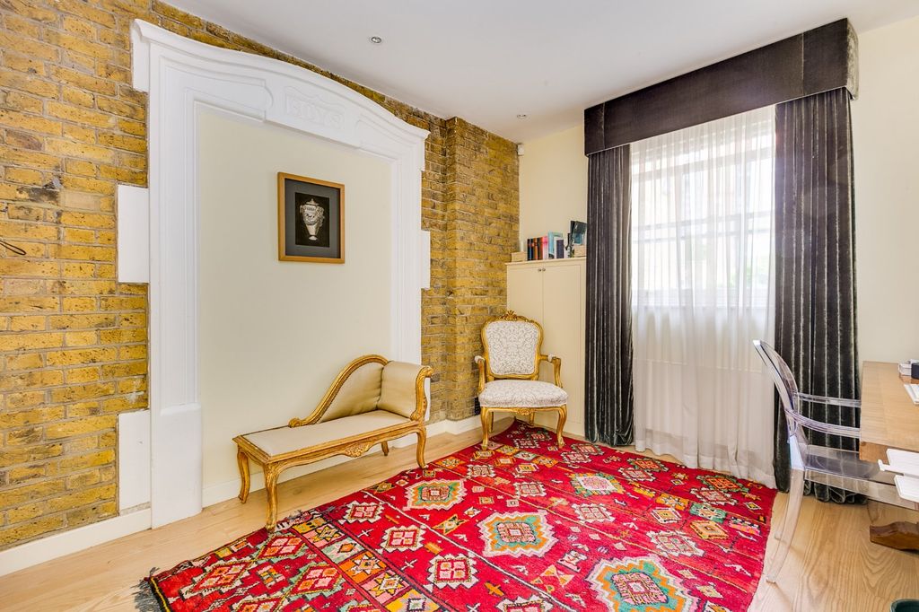 Property photo 3 of 11