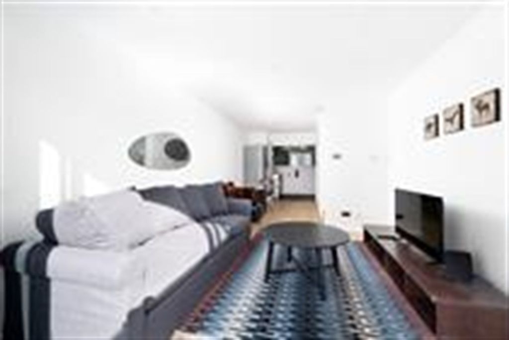 Property photo 1 of 9 (Main)