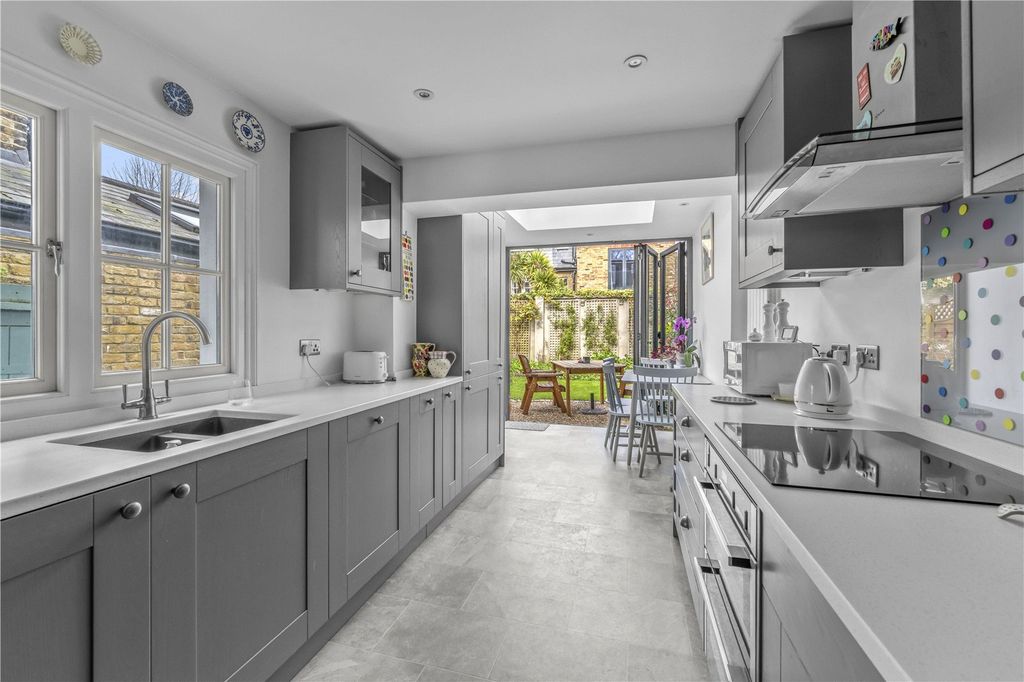 Property photo 2 of 13 Picture No. 27