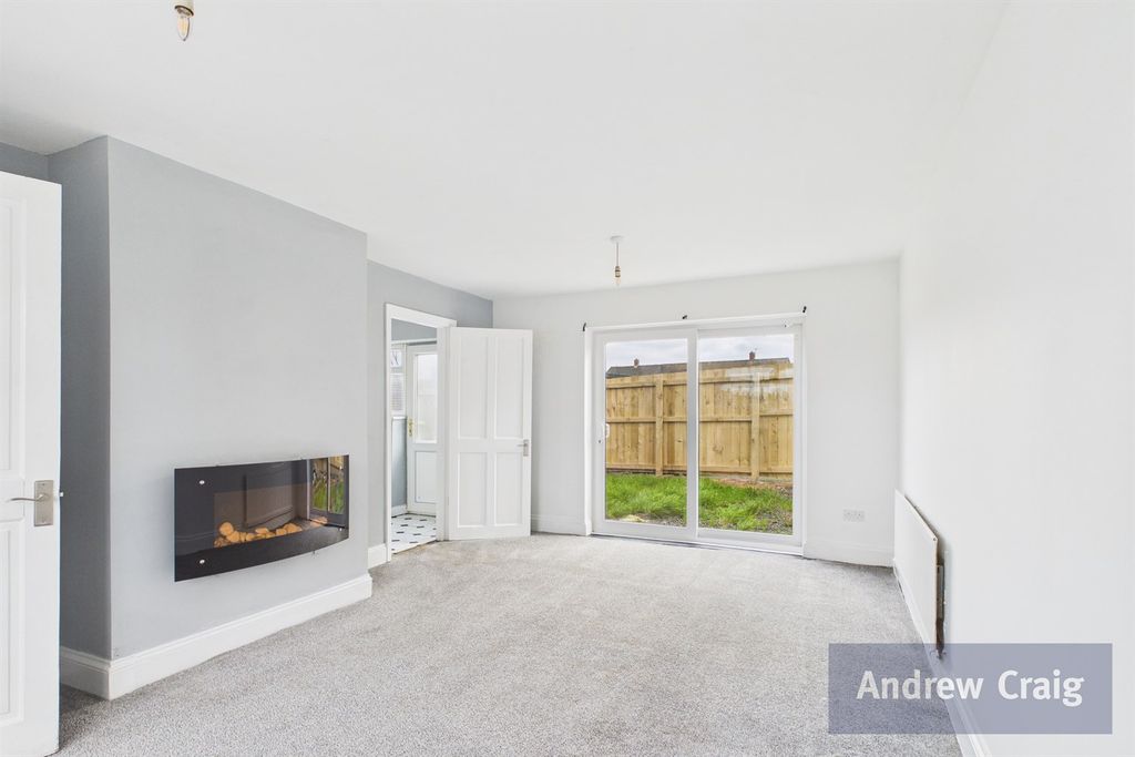 Property photo 2 of 13 Lounge