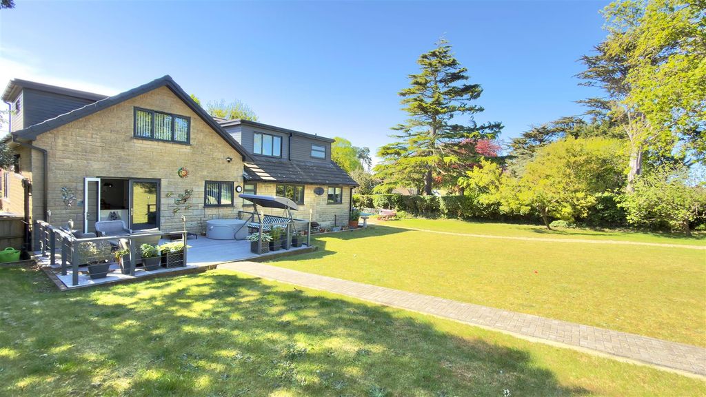 Property photo 2 of 36