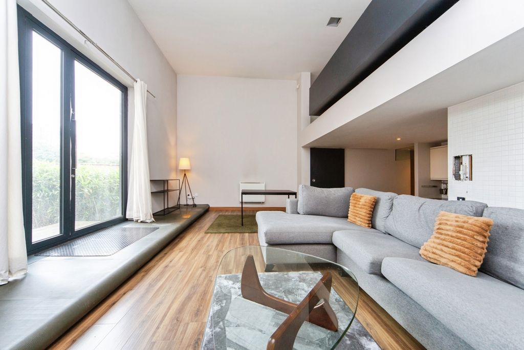 Property photo 3 of 20 Pbox-Img.Jpg