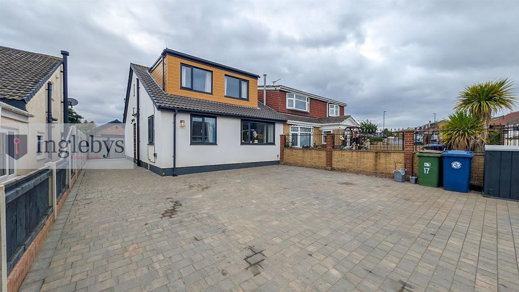 Property photo 1 of 34