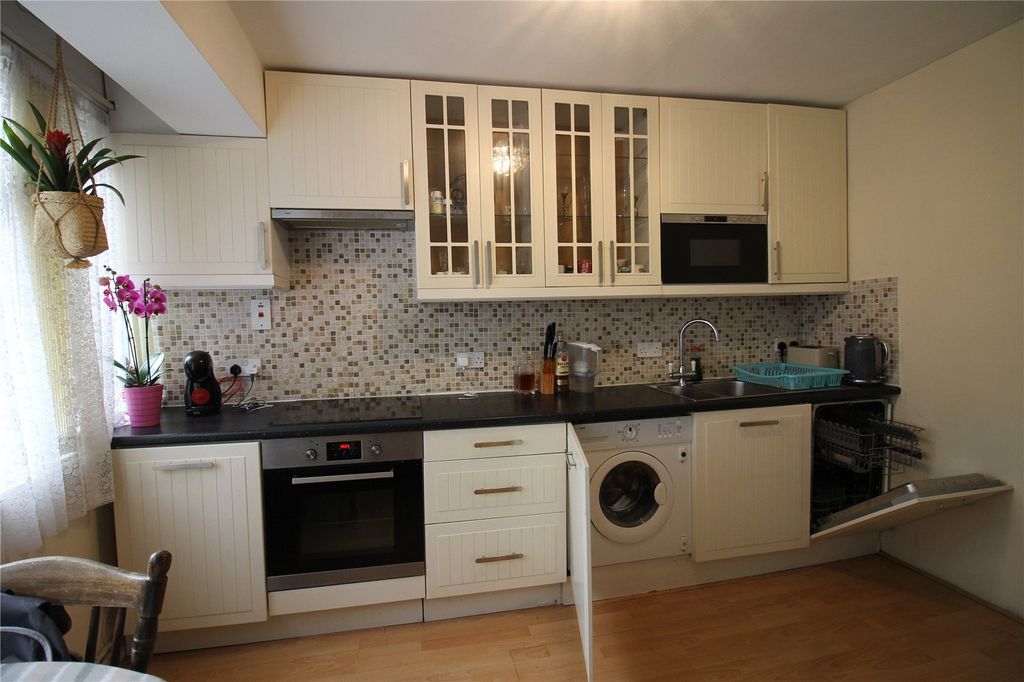 Property photo 3 of 9 Picture No. 24