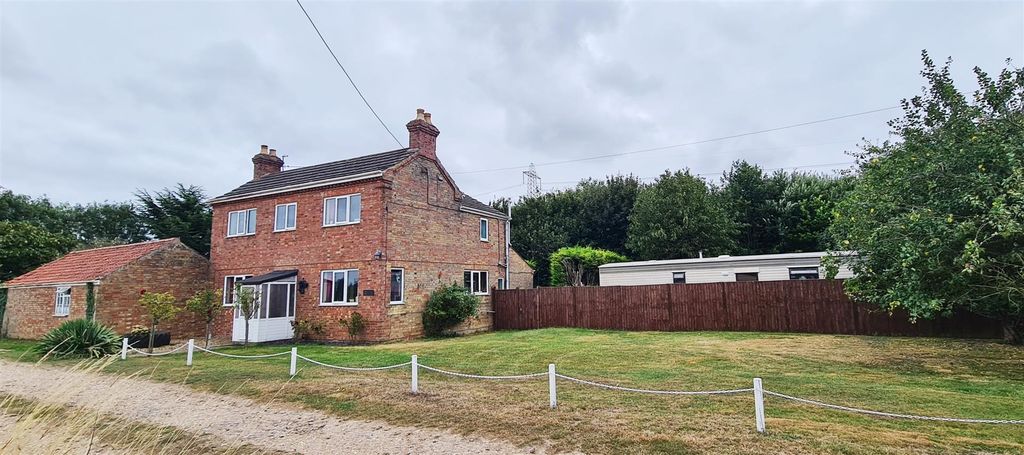 Property photo 1 of 26 Front