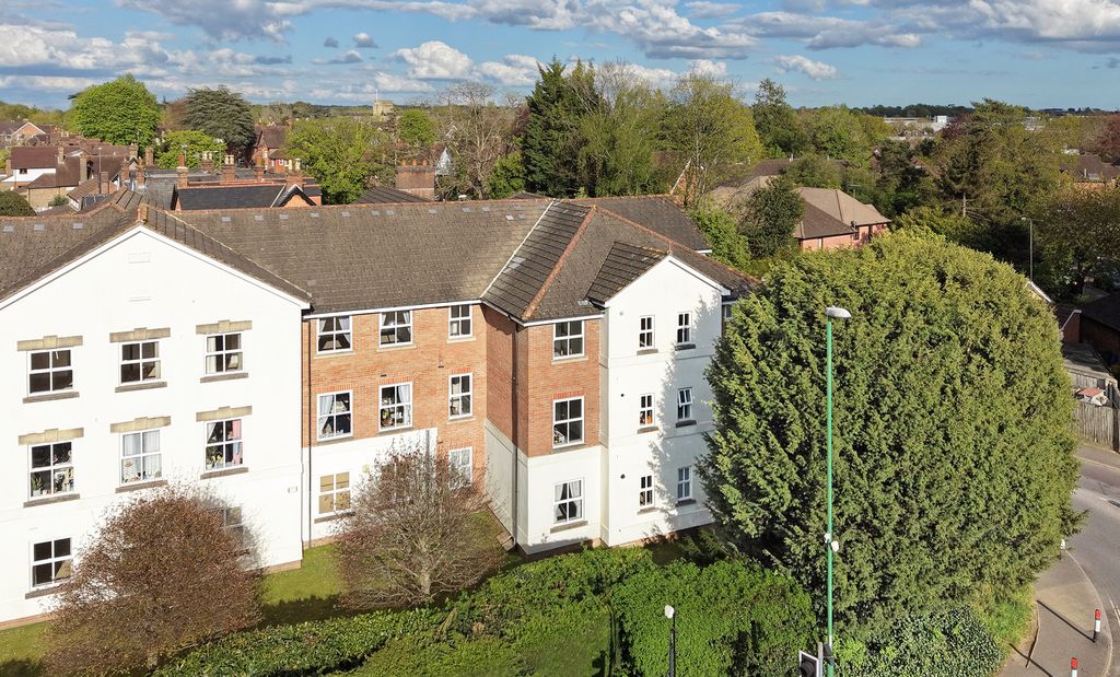 Additional image 11 of 3 bed flat for saleWimblehurst Road, Horsham RH12