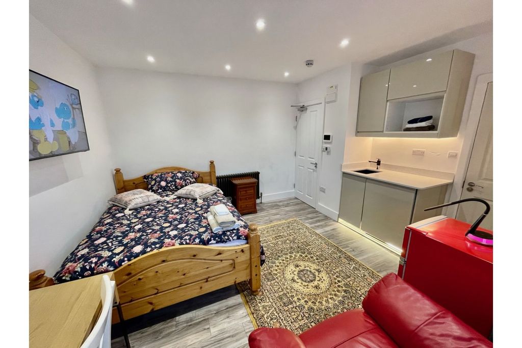 Additional image 18 of 6 bed end terrace house for saleWhitton Avenue West, Greenford UB6