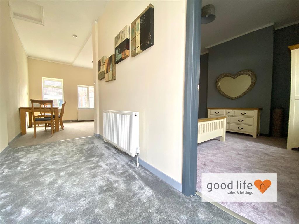 Property photo 2 of 12 20251017_122644573_Ios25Houghtonstreet.Jpg