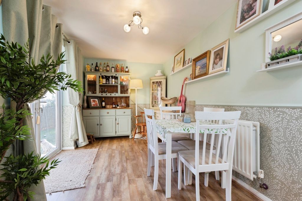 Property photo 2 of 20 Pbox-Img.Jpg