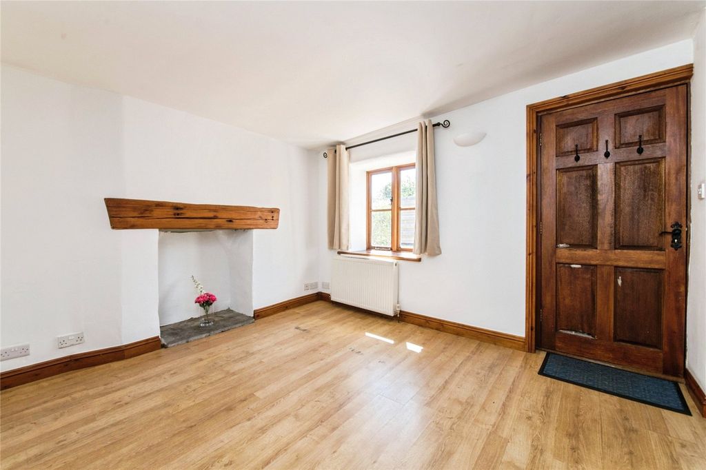 Property photo 2 of 11 Picture No. 14