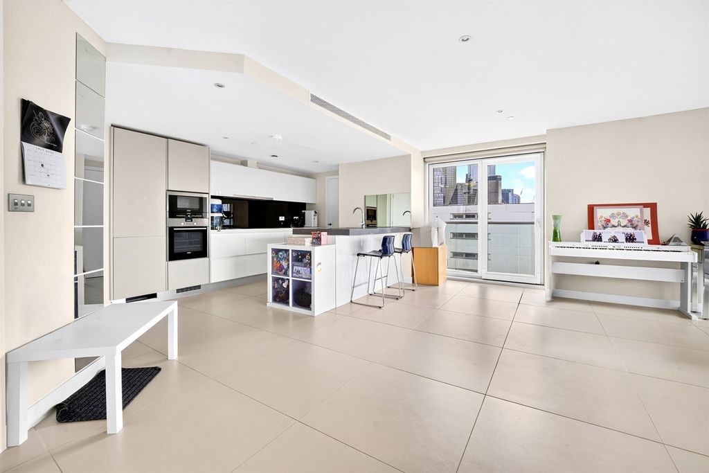Property photo 1 of 17 (Main)
