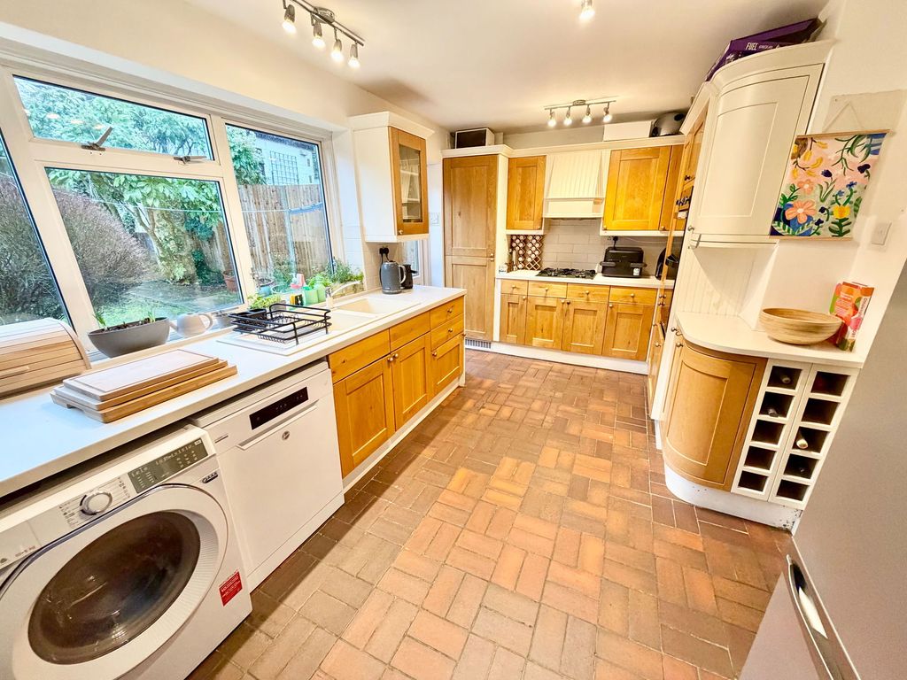 Property photo 2 of 22