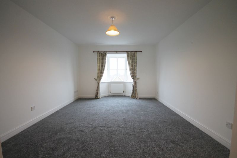 Property photo 2 of 10 Photo 11