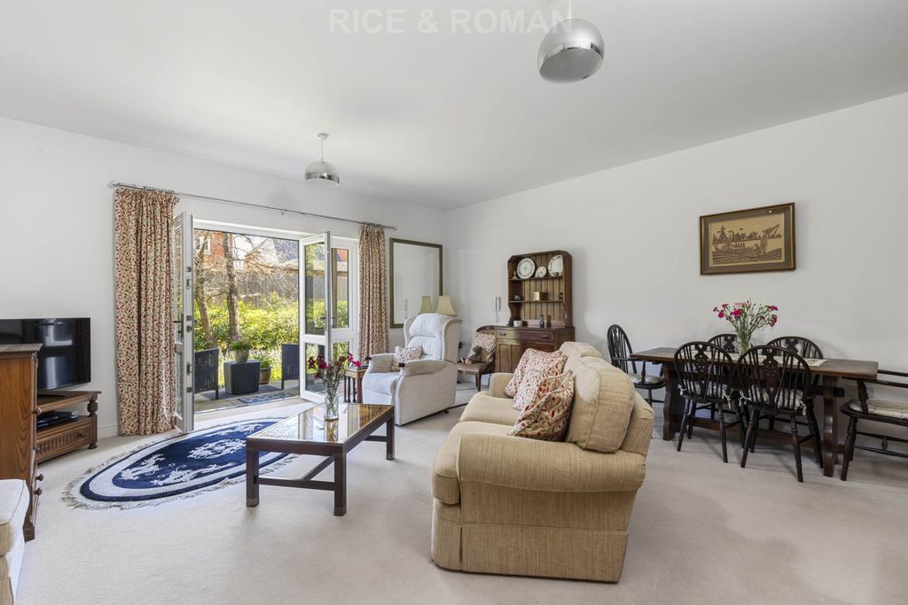 Property photo 3 of 21