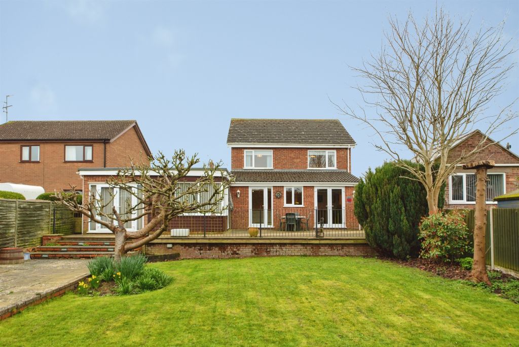 Property photo 2 of 28