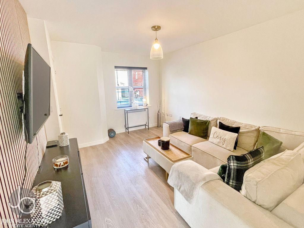 Property photo 3 of 17 20250903_151656091_0.5