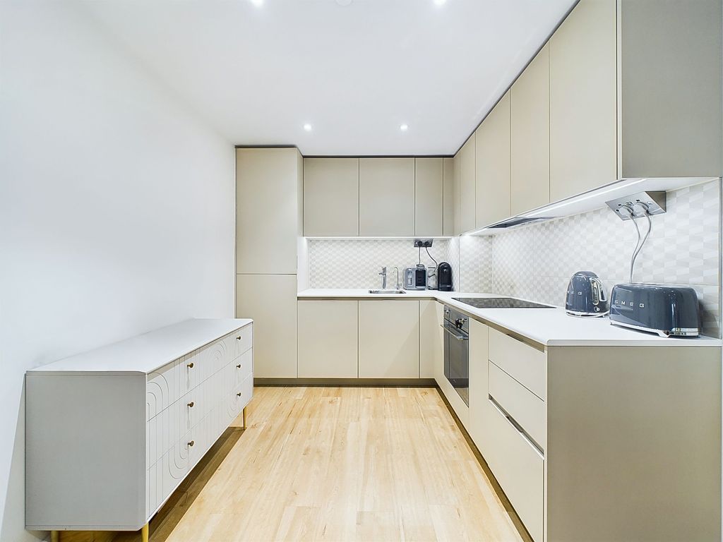 Property photo 3 of 15 Kitchen