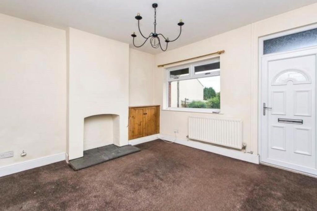 Property photo 2 of 7